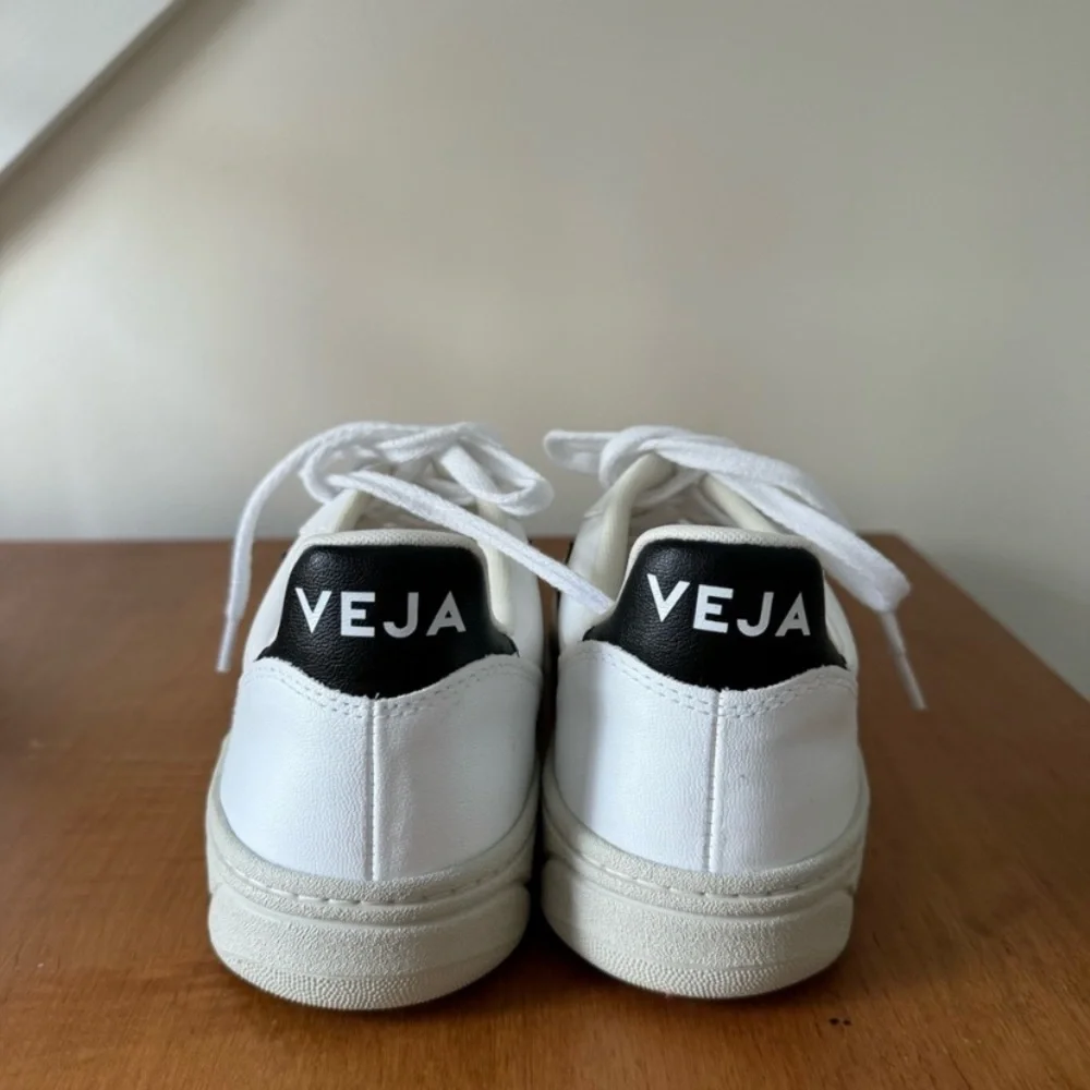 Veja size 7 in great condition - Picture 3 of 8